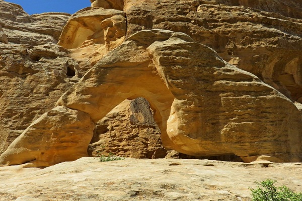AMMAN - PANORAMIC CITY TOUR – BETANY – MADABA – MT. NEBO – PETRA